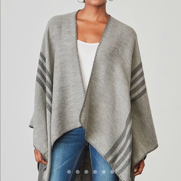 NEW B.B. Dakota Reversible Poncho - Picture 4 of 8